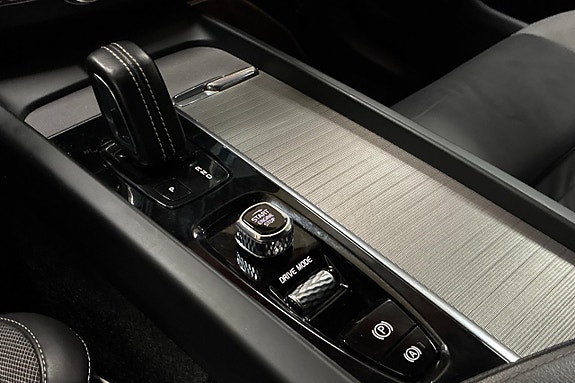 Volvo XC60 23 of 29