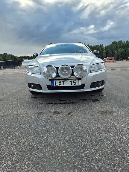 Volvo V70 8 of 16