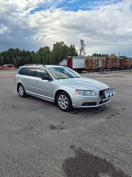 Volvo V70 6 of 16