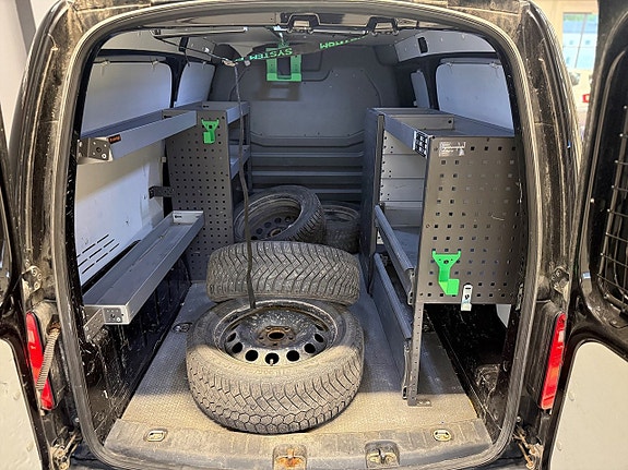 Volkswagen Caddy Maxi 6 of 17