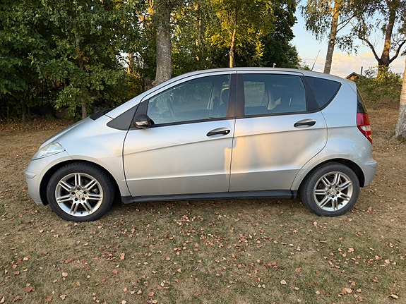 Mercedes-Benz A150 2 of 10