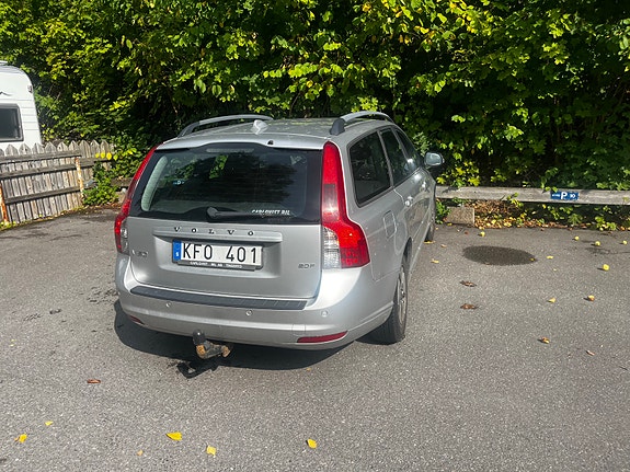 Volvo V50 2 of 7