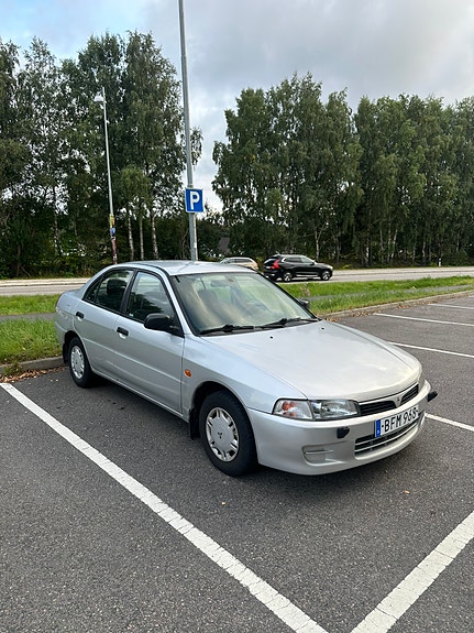 Mitsubishi Lancer 2 of 18