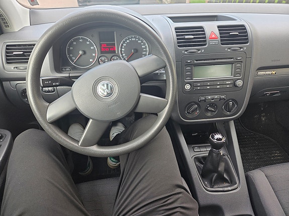 Volkswagen Golf V 2 of 4