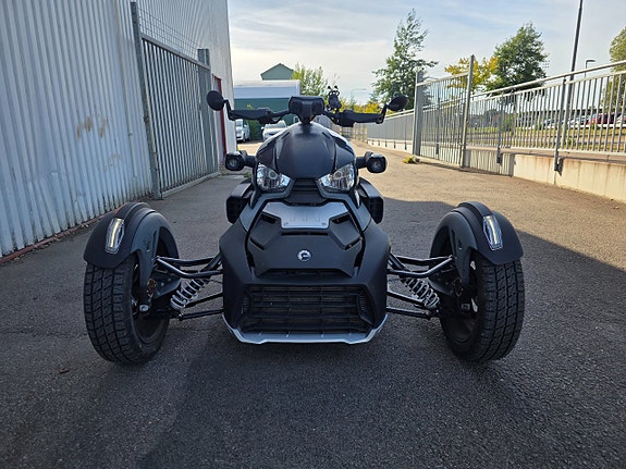 Can-Am Ryker 0.9 CVT 2 of 8