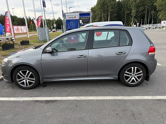 Volkswagen Golf VI 2 of 7
