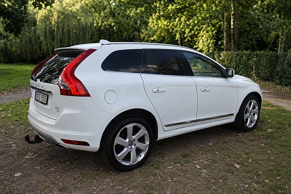Volvo XC60 6 of 17