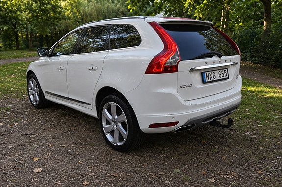 Volvo XC60 5 of 17