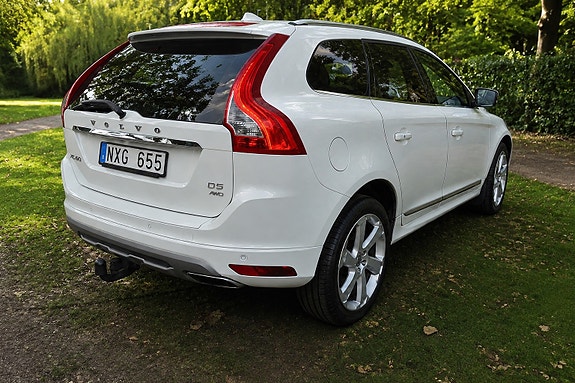 Volvo XC60 8 of 17