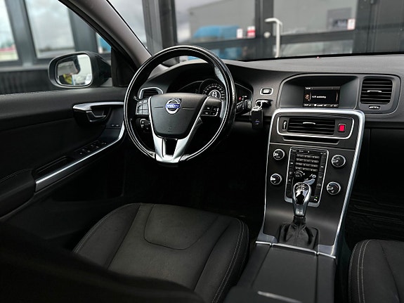 Volvo V60 9 of 25