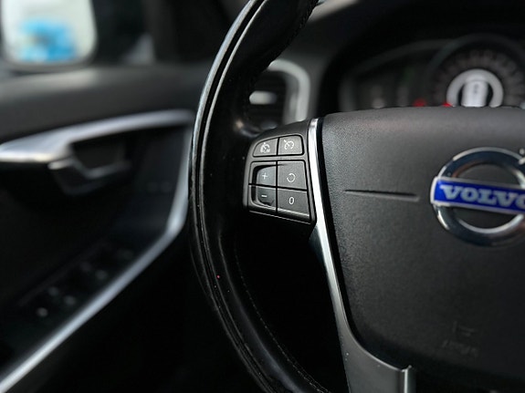 Volvo V60 13 of 25