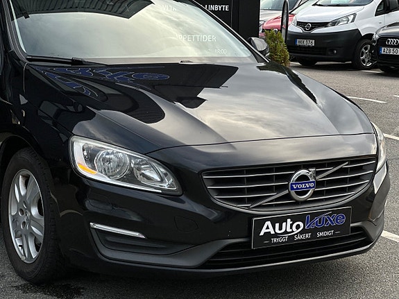 Volvo V60 5 of 25