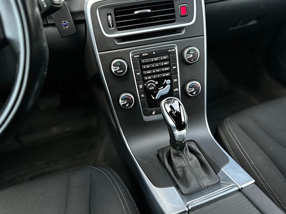 Volvo V60 11 of 25