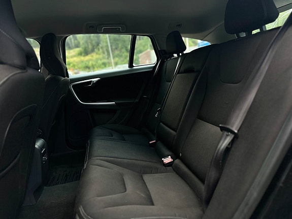 Volvo V60 20 of 25