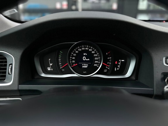 Volvo V60 18 of 25