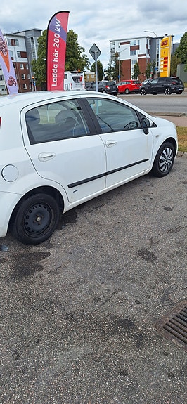 Fiat Grande Punto 2 of 5