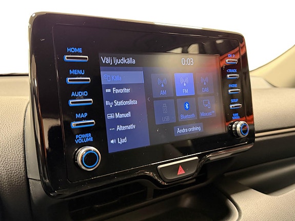 Toyota Yaris 16 of 28