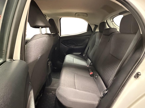 Toyota Yaris 13 of 28