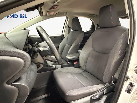 Toyota Yaris 11 of 28