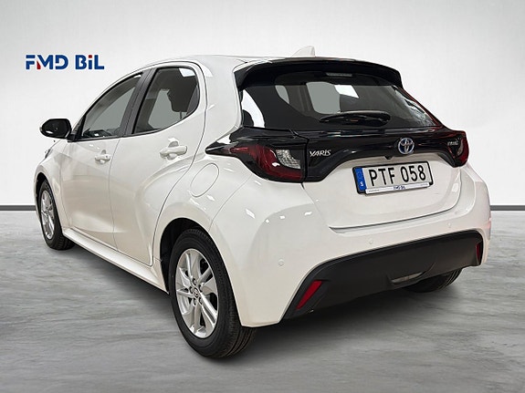 Toyota Yaris 7 of 28