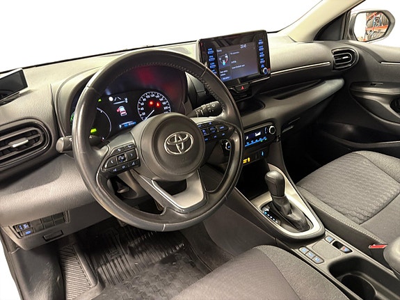 Toyota Yaris 8 of 28