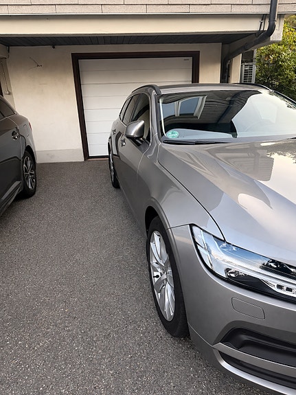Volvo V90 2 of 5