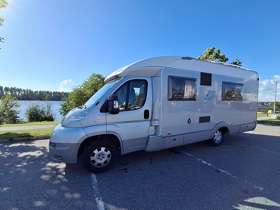 Bürstner Solano T700 3 of 13