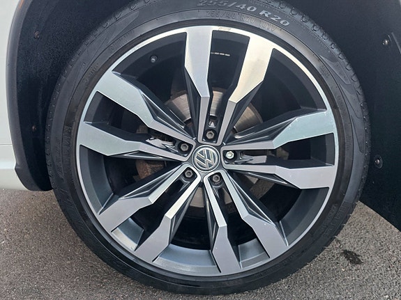 Volkswagen Tiguan 23 of 30