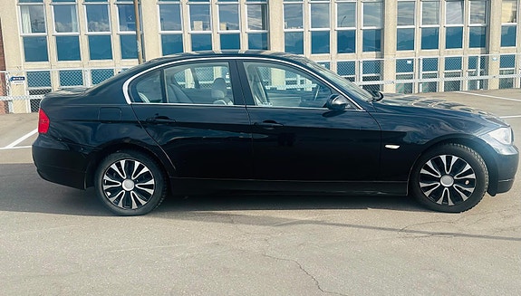 BMW 325i 3 of 8