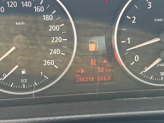BMW 325i 6 of 8