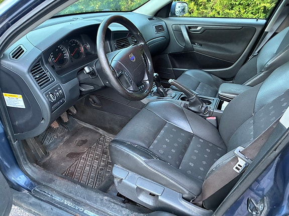 Volvo V70 4 of 7