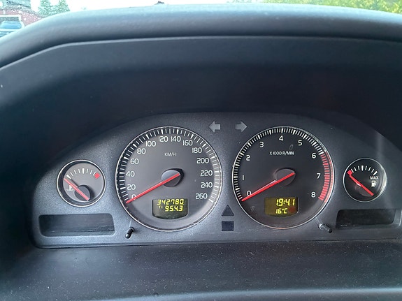 Volvo V70 5 of 7