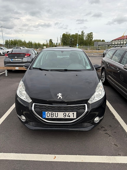 Peugeot 208 4 of 7