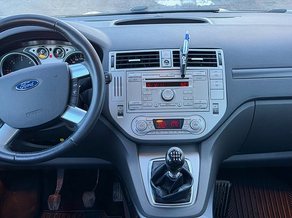 Ford Kuga 13 of 17