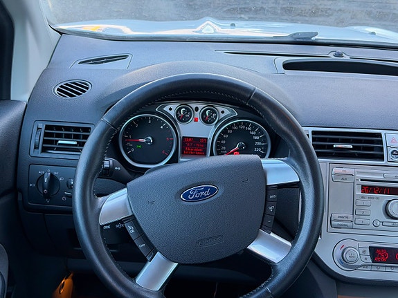 Ford Kuga 14 of 17