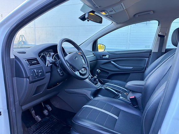 Ford Kuga 10 of 17