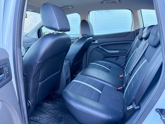 Ford Kuga 11 of 17