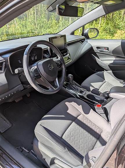 Suzuki Swace 8 of 13