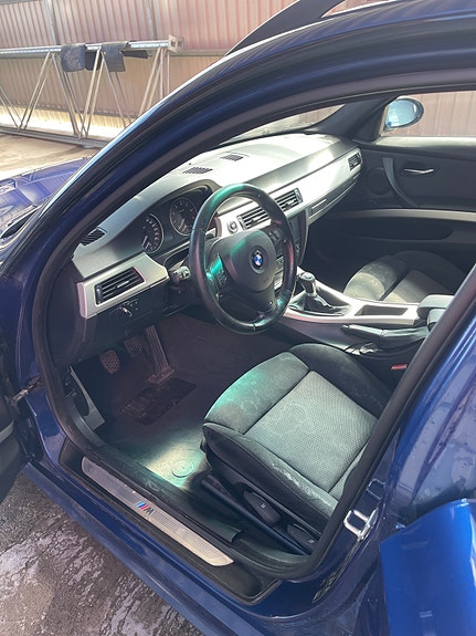 BMW 325i 5 of 10