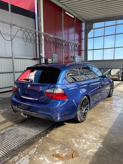 BMW 325i 4 of 10