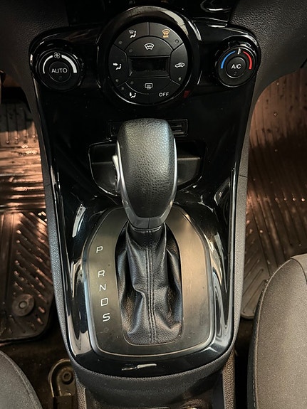 Ford Fiesta 11 of 18