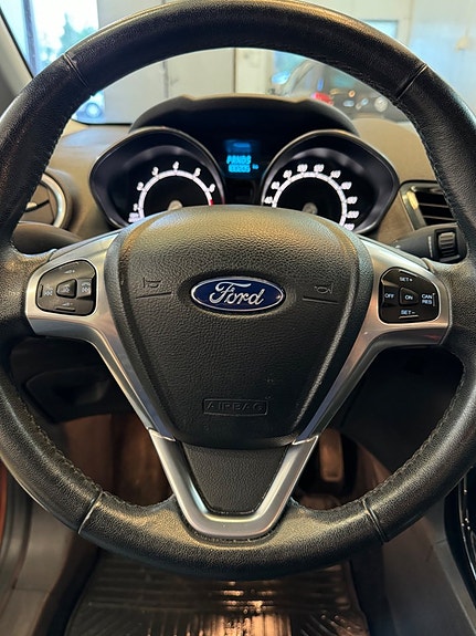 Ford Fiesta 9 of 18