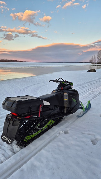 Arctic-cat M6000 4 of 4