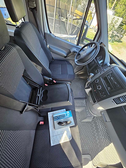 Mercedes-Benz Sprinter 211 12 of 13
