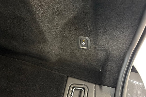 Volvo XC60 14 of 30