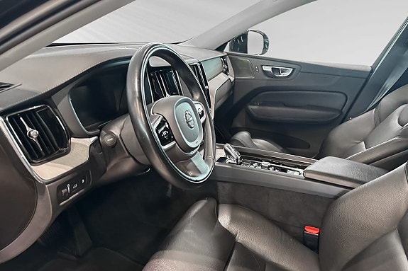 Volvo XC60 7 of 30