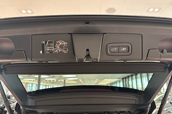 Volvo XC60 15 of 30