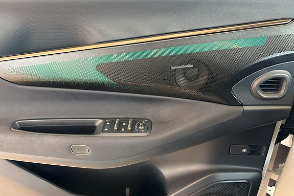 Lynk & Co 08 21 of 30