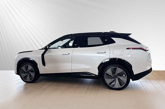 Lynk & Co 08 2 of 30