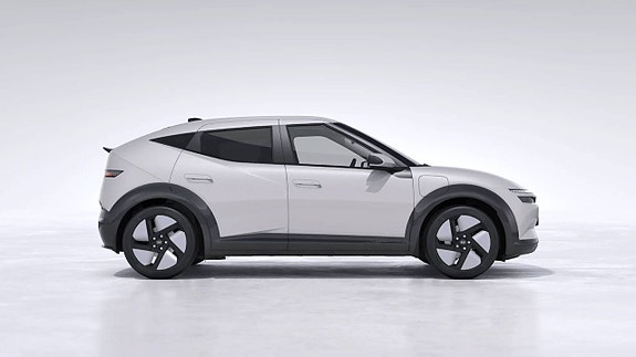 Hyundai IONIQ 3 of 5